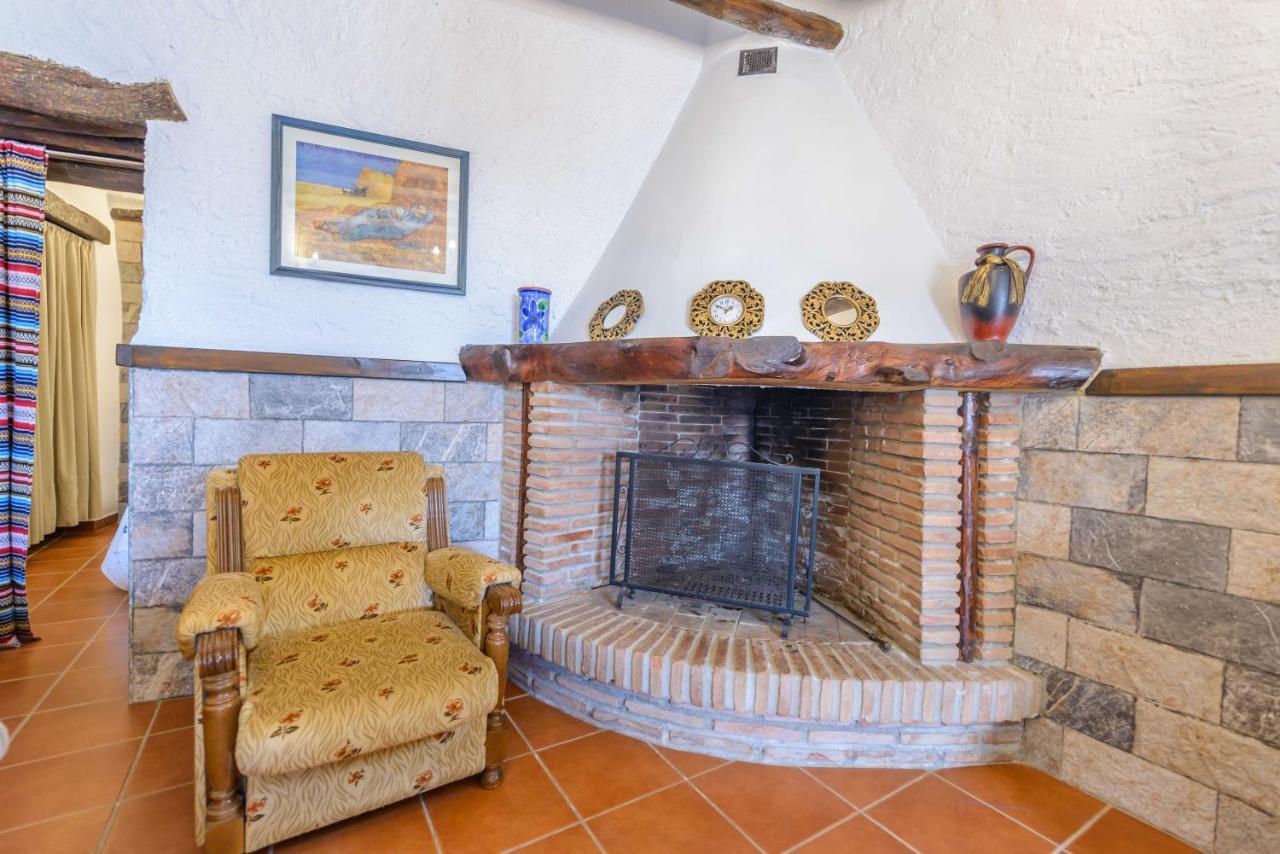 Holiday Home El Pilarillo Piscina Compartida Alcaucín Buitenkant foto